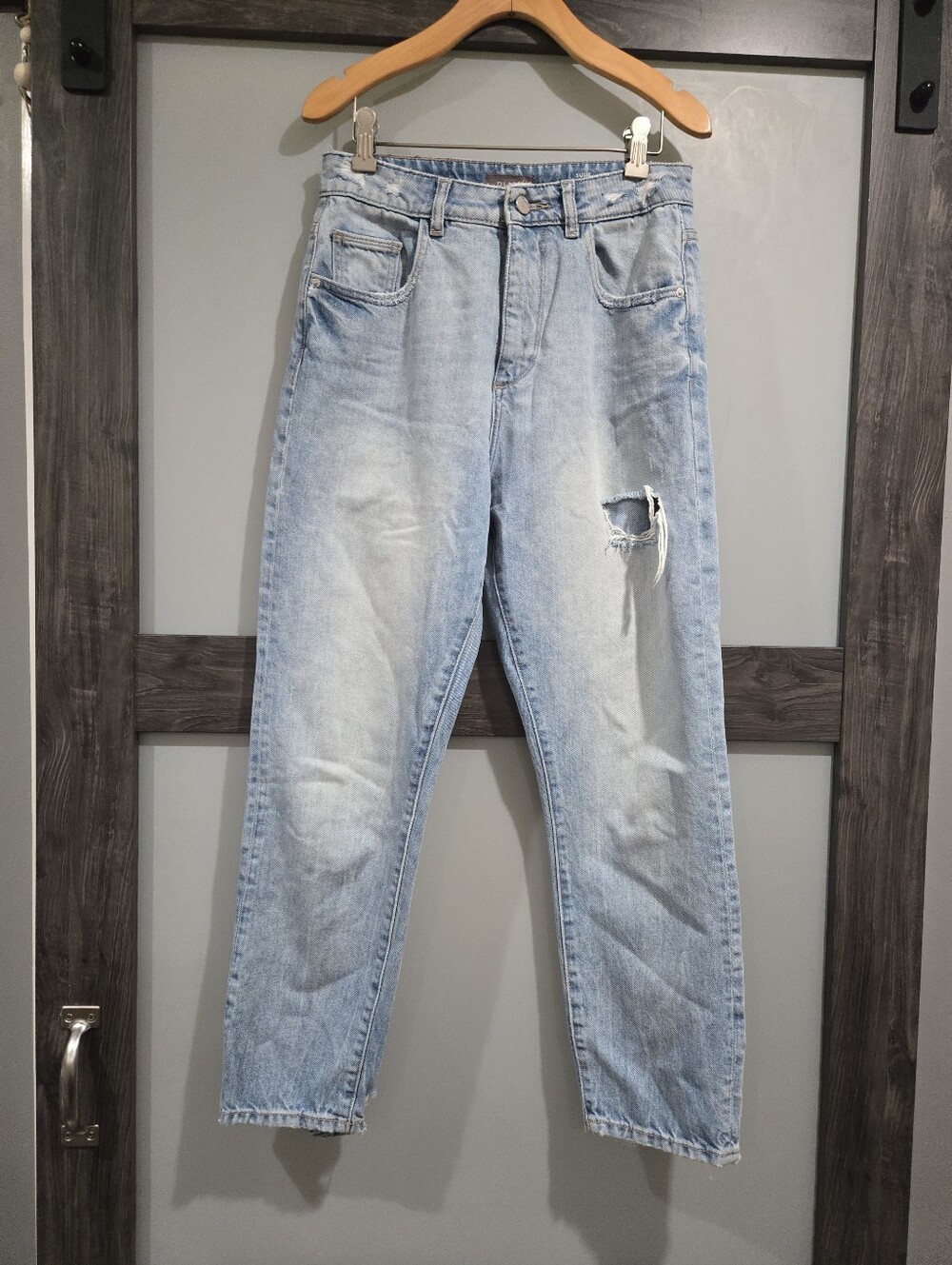 DL1961 Susie High-Rise Tapered Jean Light Wash 100% Cotton distressed Size 27